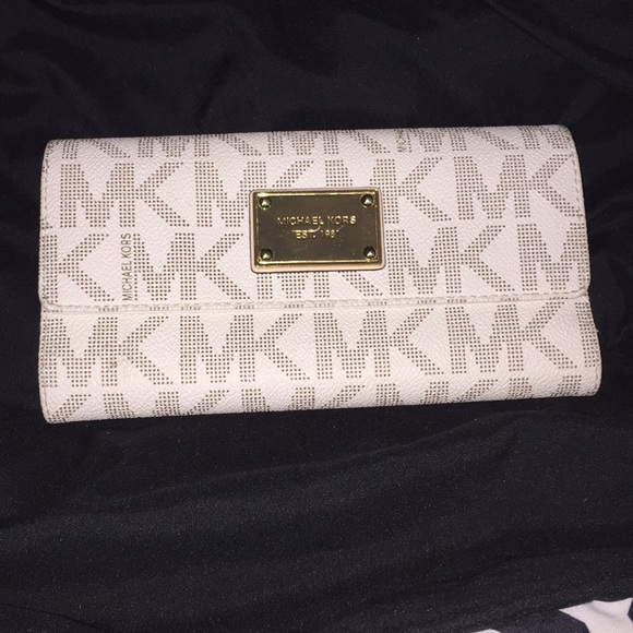 Michael Kors Accessories - MK Vanilla Wallet